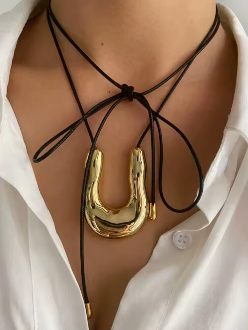 New! Horseshoe U Pendant Cord Necklace 18k Gold Stainless Steel | NWOT